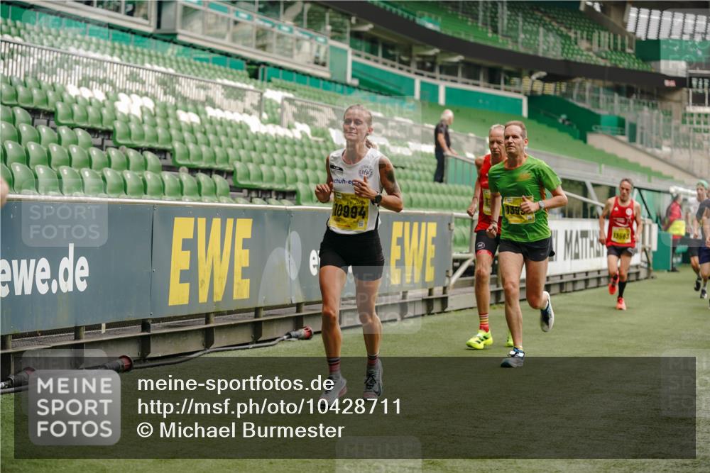 13.09.2026 - 21. swb-Marathon Bremen Michael Burmester http://msf.ph/oto/10428711 13.09.2026 10:19:51 Laufen im Stadion 10261, 10262, 10366, 10475, 10818, 10994, 11067, 11068, 11176, 11197, 11418, 11481, 11512, 11652, 12324, 12358, 12413, 12540, 13505, 13530, 13533, 13534, 13536, 13540, 13541, 13550, 13558, 13560, 13564, 13573, 13581, 13583, 13588, 13590, 13599, 13601, 13605, 13610, 13618, 13619, 13622, 13632, 13633, 13637, 13638, 13639, 10597, 12272, 13501, 13510, 13515, 13517, 13525, 13542, 13547, 13567, 13579, 13623, 13627, 13635 meine-sportfotos.de