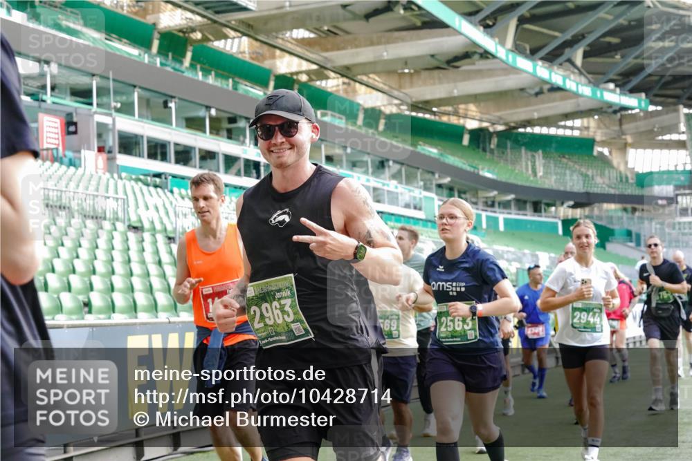 13.09.2026 - 21. swb-Marathon Bremen Michael Burmester http://msf.ph/oto/10428714 13.09.2026 13:26:34 Laufen im Stadion 186, 202, 364, 390, 530, 543, 645, 815, 818, 833, 966, 1077, 1283, 1410, 1412, 1443, 1459, 1473, 1487, 1504, 1530, 1561, 1608, 1618, 1700, 1744, 1828, 1830, 1953, 1961, 2058, 2059, 2273, 2298, 2308, 2309, 2354, 2382, 2384, 2388, 2404, 2428, 2507, 2508, 2542, 2558, 2576, 2582, 2591, 2592, 2656, 2675, 2725, 2748, 2752, 2762, 2817, 2875, 2878, 2896, 2923, 2965, 2970, 2981, 3045, 3047, 3050, 3062, 3073, 3084, 3097, 3142, 3172, 3184, 3259, 3329, 3359, 3433, 3540, 3592, 3629, 3756 meine-sportfotos.de