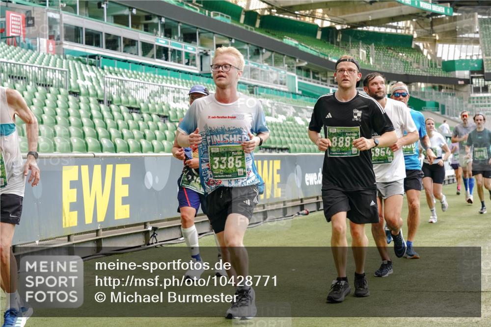 13.09.2026 - 21. swb-Marathon Bremen Michael Burmester http://msf.ph/oto/10428771 13.09.2026 13:03:03 Laufen im Stadion 150, 488, 531, 596, 722, 725, 762, 936, 940, 946, 1006, 1014, 1163, 1250, 1436, 1458, 1460, 1611, 1649, 1771, 2033, 2047, 2062, 2223, 2276, 2292, 2345, 2364, 2378, 2421, 2434, 2513, 2625, 2638, 2666, 2668, 2779, 2900, 2934, 2977, 2987, 3013, 3044, 3114, 3135, 3163, 3164, 3187, 3248, 3258, 3294, 3334, 3360, 3392, 3402, 3460, 3496, 3510, 3527, 3576, 3579, 3585, 3597, 3603, 3618, 3667, 3721, 3806, 3846, 3852, 3859, 3893, 3938, 3970, 3983, 4000, 4077, 4133, 4506, 4558 meine-sportfotos.de