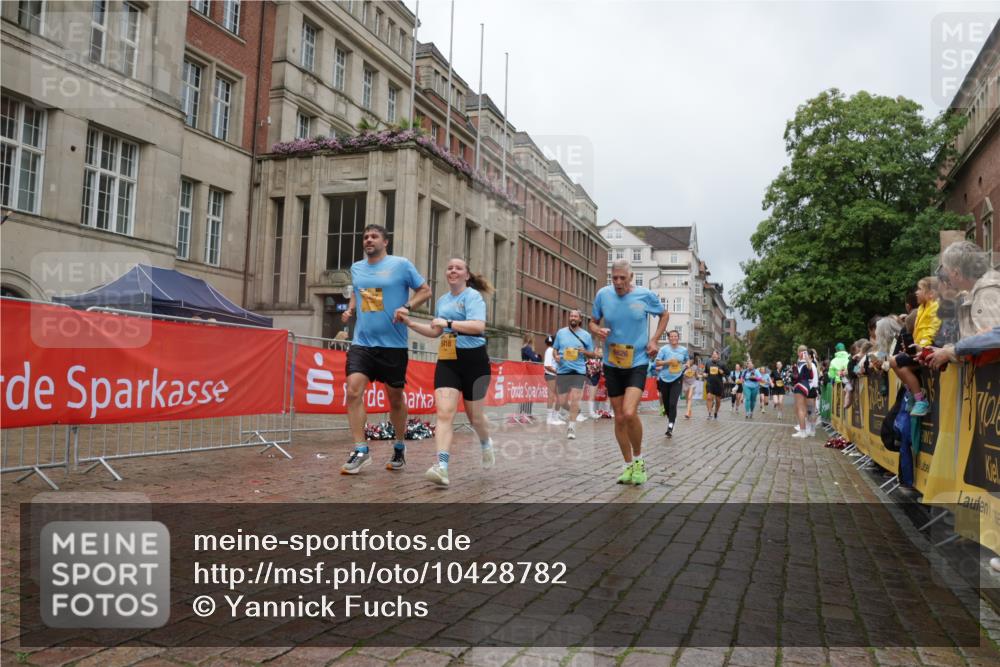 13.09.2026 - Kiel Lauf Yannick Fuchs http://msf.ph/oto/10428782 13.09.2026 11:09:03 Ziel 1226, 1569, 3022, 3752, 4526, 6028, 7681, 9112, 9752, 9995, 10813, 11674, 12238, 12334, 24, 25, 834, 1067, 1170, 2250, 2575, 2951, 4709, 5418, 6576, 6626, 6662, 7667, 9162, 9800, 10645, 10647, 10928, 11442, 607, 1934, 8637, 8933, 8979, 10184, 10253, 10262, 10263, 10268, 11889, 12532, 1067, 2235, 3536, 3798, 5418, 6061, 6185, 6360, 6626, 7667 meine-sportfotos.de