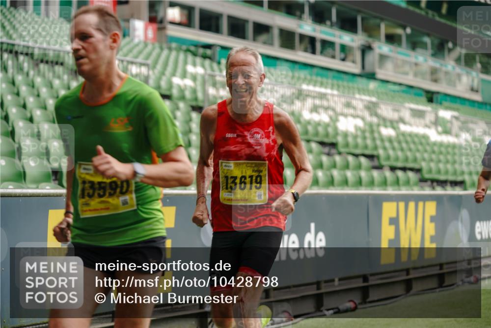 13.09.2026 - 21. swb-Marathon Bremen Michael Burmester http://msf.ph/oto/10428798 13.09.2026 10:19:53 Laufen im Stadion 10261, 10262, 10366, 10475, 10818, 10994, 11067, 11068, 11176, 11197, 11418, 11481, 11512, 11652, 12324, 12358, 12413, 12540, 13505, 13530, 13533, 13534, 13536, 13540, 13541, 13550, 13558, 13560, 13564, 13573, 13581, 13583, 13588, 13590, 13599, 13601, 13605, 13610, 13618, 13619, 13622, 13632, 13633, 13637, 13638, 13639, 10597, 12272, 13501, 13510, 13515, 13517, 13542, 13547, 13567, 13579, 13623, 13627, 13635 meine-sportfotos.de