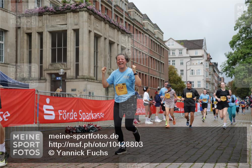 13.09.2026 - Kiel Lauf Yannick Fuchs http://msf.ph/oto/10428803 13.09.2026 11:09:07 Ziel 1569, 1934, 3022, 3752, 4526, 6028, 7681, 9112, 9752, 9995, 10813, 12238, 12532, 24, 25, 834, 1170, 1226, 2250, 2575, 2951, 4709, 6576, 6662, 9162, 9800, 10645, 10647, 10928, 11442, 11674, 12334, 607, 2784, 7310, 8637, 8922, 8933, 8979, 10184, 10253, 10262, 10263, 10268, 11889, 834, 1067, 2235, 2575, 3536, 5418, 6360, 6626, 7667, 11442 meine-sportfotos.de