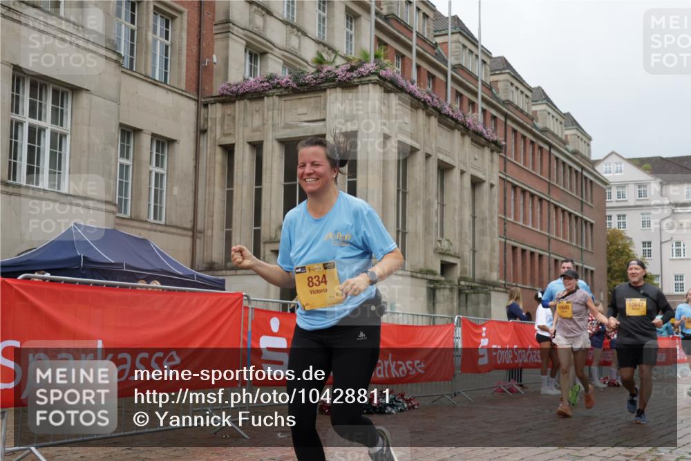 13.09.2026 - Kiel Lauf Yannick Fuchs http://msf.ph/oto/10428811 13.09.2026 11:09:07 Ziel 1569, 1934, 3022, 3752, 4526, 6028, 7681, 9112, 9752, 9995, 10813, 12238, 12532, 24, 25, 834, 1170, 1226, 2250, 2575, 2951, 4709, 6576, 6662, 9162, 9800, 10645, 10647, 10928, 11442, 11674, 12334, 607, 2784, 7310, 8637, 8922, 8933, 8979, 10184, 10253, 10262, 10263, 10268, 11889, 834, 1067, 2235, 2575, 3536, 5418, 6360, 6626, 7667, 11442 meine-sportfotos.de