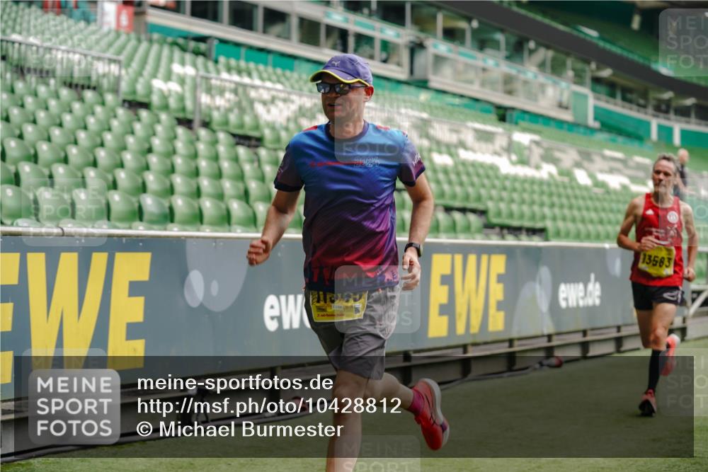 13.09.2026 - 21. swb-Marathon Bremen Michael Burmester http://msf.ph/oto/10428812 13.09.2026 10:19:54 Laufen im Stadion 10261, 10262, 10366, 10475, 10818, 10994, 11067, 11068, 11176, 11197, 11418, 11481, 11512, 11652, 12324, 12358, 12413, 12540, 13505, 13530, 13533, 13534, 13536, 13540, 13541, 13550, 13558, 13560, 13564, 13573, 13581, 13583, 13588, 13590, 13599, 13601, 13605, 13610, 13618, 13619, 13622, 13632, 13633, 13637, 13638, 13639, 10597, 12272, 13501, 13510, 13515, 13517, 13542, 13547, 13567, 13579, 13623, 13627, 13635 meine-sportfotos.de