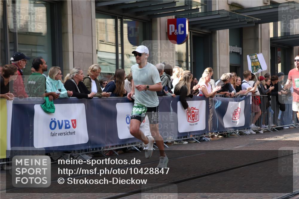 13.09.2026 - 21. swb-Marathon Bremen Strokosch-Dieckow http://msf.ph/oto/10428847 13.09.2026 13:08:37 Ziel 1925, 2287, 3110, 3330, 4033, 4384, 5377, 5517, 5636, 5696, 6906, 7262, 8120, 8555, 9240, 9411, 9702, 9867, 9906, 9911, 339, 678, 715, 1335, 1696, 3276, 4033, 4082, 4247, 4888, 5424, 6842, 7064, 7121, 8655, 9084, 9582 meine-sportfotos.de