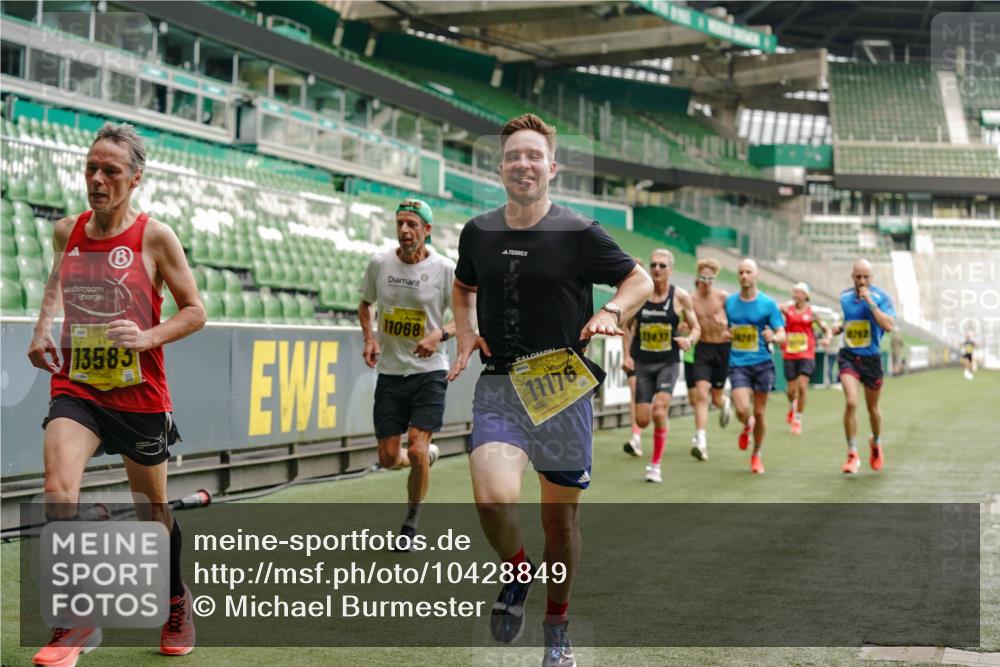 13.09.2026 - 21. swb-Marathon Bremen Michael Burmester http://msf.ph/oto/10428849 13.09.2026 10:19:56 Laufen im Stadion 10261, 10262, 10366, 10475, 10818, 10994, 11067, 11068, 11176, 11197, 11418, 11481, 11512, 11652, 11964, 12324, 12358, 12413, 12540, 13505, 13530, 13533, 13534, 13536, 13540, 13541, 13550, 13558, 13560, 13564, 13573, 13581, 13583, 13588, 13590, 13599, 13601, 13605, 13610, 13618, 13619, 13622, 13632, 13633, 13637, 13638, 13639, 10597, 12272, 13501, 13510, 13515, 13517, 13542, 13547, 13567, 13579, 13623, 13627, 13635 meine-sportfotos.de