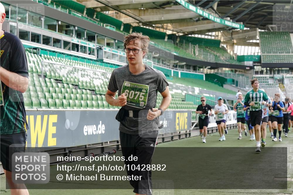 13.09.2026 - 21. swb-Marathon Bremen Michael Burmester http://msf.ph/oto/10428882 13.09.2026 13:26:40 Laufen im Stadion 186, 202, 364, 390, 530, 543, 645, 815, 818, 833, 966, 1077, 1283, 1410, 1412, 1443, 1459, 1473, 1487, 1530, 1561, 1608, 1618, 1700, 1744, 1828, 1953, 1961, 2058, 2059, 2273, 2298, 2308, 2309, 2382, 2384, 2388, 2404, 2428, 2507, 2508, 2542, 2558, 2576, 2582, 2591, 2592, 2656, 2675, 2725, 2748, 2752, 2762, 2817, 2875, 2878, 2923, 2965, 2970, 2981, 3045, 3047, 3050, 3062, 3073, 3084, 3097, 3172, 3184, 3259, 3329, 3359, 3433, 3540, 3592, 3629, 3756 meine-sportfotos.de