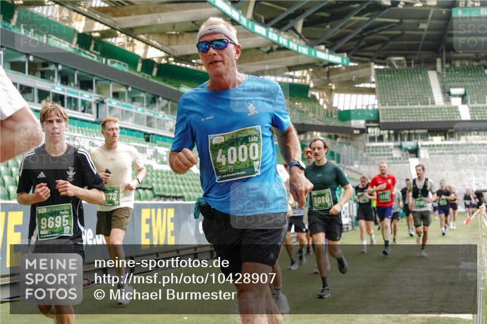 13.09.2026 - 21. swb-Marathon Bremen Michael Burmester http://msf.ph/oto/10428907 13.09.2026 13:03:05 Laufen im Stadion 150, 210, 488, 531, 596, 722, 725, 762, 881, 936, 940, 946, 1006, 1014, 1163, 1250, 1436, 1458, 1460, 1611, 1649, 1771, 2047, 2062, 2223, 2276, 2292, 2345, 2364, 2378, 2421, 2434, 2513, 2625, 2638, 2666, 2668, 2779, 2900, 2934, 2977, 2987, 3013, 3044, 3114, 3135, 3163, 3164, 3187, 3248, 3258, 3294, 3334, 3360, 3392, 3402, 3460, 3496, 3510, 3527, 3576, 3579, 3585, 3597, 3603, 3618, 3667, 3721, 3806, 3846, 3852, 3859, 3893, 3938, 3970, 3983, 4000, 4077, 4133, 4506, 4558 meine-sportfotos.de