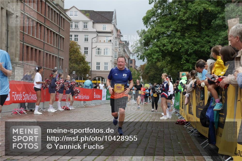 13.09.2026 - Kiel Lauf Yannick Fuchs http://msf.ph/oto/10428955 13.09.2026 11:09:20 Ziel 607, 1934, 8637, 8933, 8979, 10184, 10253, 10262, 10263, 10268, 11889, 1226, 1569, 2250, 2951, 3022, 3752, 4526, 6028, 7681, 9112, 9752, 9995, 10813, 10928, 11674, 12238, 12334, 12532, 2784, 5528, 7111, 7310, 8922, 10423, 24, 25, 1170, 2250, 2951, 4709, 6576, 9162 meine-sportfotos.de