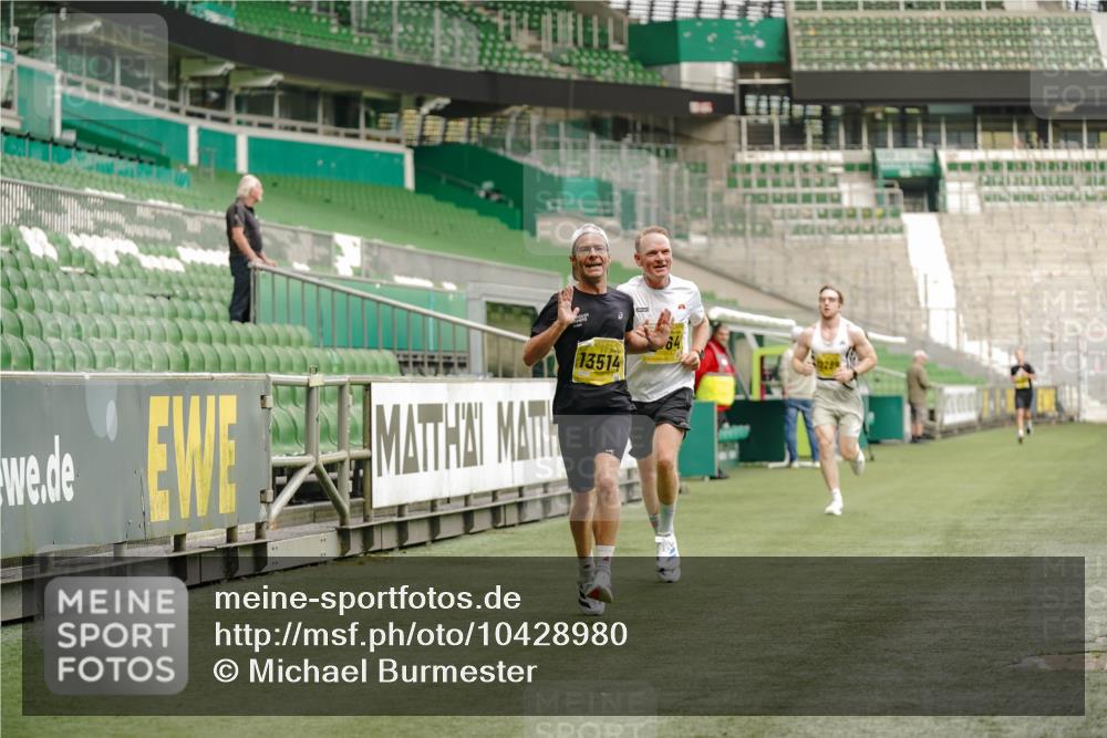13.09.2026 - 21. swb-Marathon Bremen Michael Burmester http://msf.ph/oto/10428980 13.09.2026 10:20:10 Laufen im Stadion 10261, 10262, 10366, 10475, 10818, 10961, 10994, 11067, 11068, 11176, 11197, 11418, 11481, 11512, 11652, 11964, 12289, 12324, 12358, 12413, 12540, 13505, 13514, 13530, 13534, 13540, 13541, 13550, 13558, 13560, 13581, 13583, 13588, 13590, 13599, 13601, 13605, 13610, 13618, 13619, 13622, 13633, 13637, 13638, 10597, 12272, 13501, 13510, 13515, 13517, 13522, 13542, 13547, 13561, 13567, 13579, 13623, 13627, 13635 meine-sportfotos.de