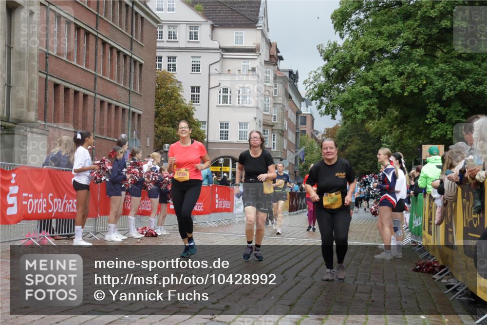 13.09.2026 - Kiel Lauf Yannick Fuchs http://msf.ph/oto/10428992 13.09.2026 11:09:25 Ziel 607, 2784, 7310, 8637, 8922, 8979, 10184, 10253, 10262, 10263, 10268, 11889, 1226, 1569, 1934, 3022, 3752, 4526, 6028, 7681, 8933, 9112, 9752, 9995, 10813, 10928, 11674, 12238, 12334, 12532, 2992, 5528, 5867, 7111, 7683, 10352, 10423, 11208, 24, 25, 2250, 2951, 10928 meine-sportfotos.de