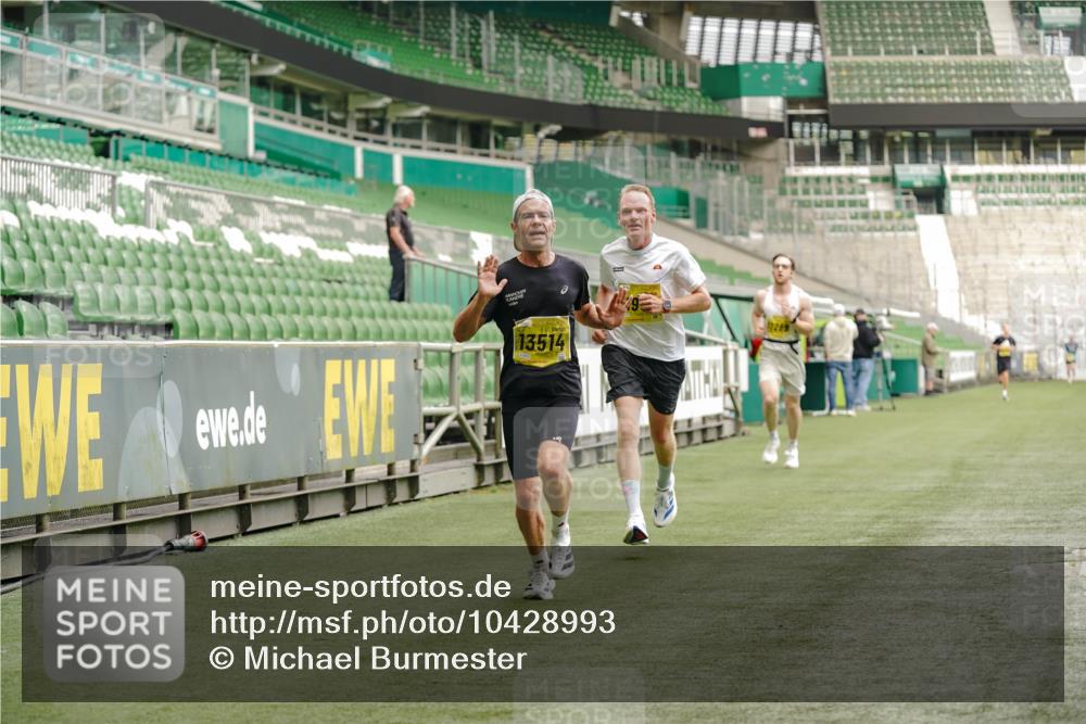 13.09.2026 - 21. swb-Marathon Bremen Michael Burmester http://msf.ph/oto/10428993 13.09.2026 10:20:12 Laufen im Stadion 10261, 10262, 10366, 10475, 10818, 10961, 10994, 11067, 11068, 11176, 11197, 11418, 11481, 11512, 11652, 11964, 12289, 12324, 12358, 12413, 12540, 13505, 13514, 13530, 13534, 13540, 13541, 13550, 13558, 13560, 13581, 13583, 13588, 13590, 13599, 13601, 13605, 13610, 13618, 13619, 13622, 13633, 13637, 13638, 10597, 12272, 13501, 13510, 13515, 13517, 13522, 13542, 13547, 13561, 13567, 13579, 13623, 13635 meine-sportfotos.de