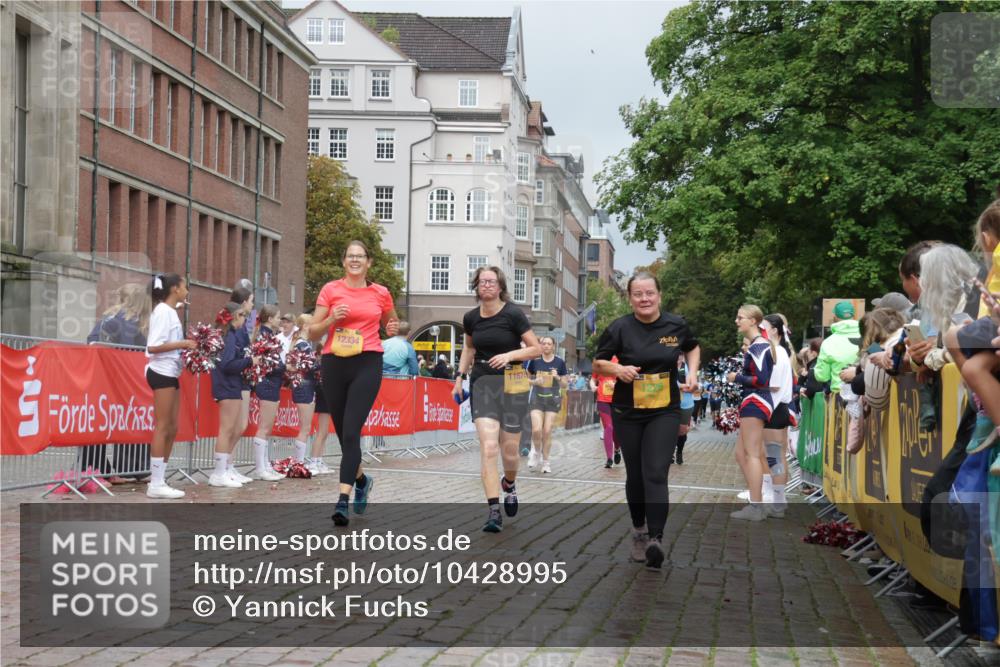 13.09.2026 - Kiel Lauf Yannick Fuchs http://msf.ph/oto/10428995 13.09.2026 11:09:25 Ziel 607, 2784, 7310, 8637, 8922, 8979, 10184, 10253, 10262, 10263, 10268, 11889, 1226, 1569, 1934, 3022, 3752, 4526, 6028, 7681, 8933, 9112, 9752, 9995, 10813, 10928, 11674, 12238, 12334, 12532, 2992, 5528, 5867, 7111, 7683, 10352, 10423, 11208, 24, 25, 2250, 2951, 10928 meine-sportfotos.de