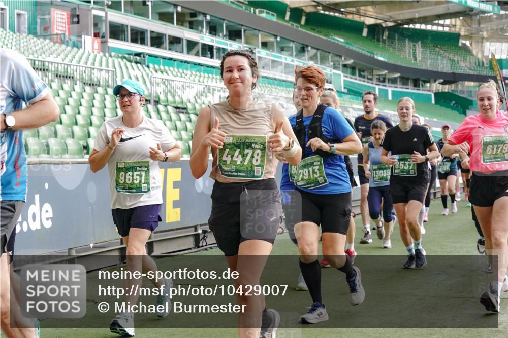 13.09.2026 - 21. swb-Marathon Bremen Michael Burmester http://msf.ph/oto/10429007 13.09.2026 13:26:46 Laufen im Stadion 186, 202, 357, 364, 390, 530, 543, 597, 645, 833, 966, 1077, 1283, 1410, 1412, 1443, 1459, 1473, 1487, 1530, 1608, 1618, 1700, 1744, 1769, 1828, 1953, 1961, 2058, 2273, 2298, 2308, 2309, 2382, 2384, 2388, 2404, 2428, 2507, 2508, 2542, 2558, 2576, 2582, 2591, 2592, 2656, 2675, 2725, 2748, 2762, 2817, 2875, 2878, 2923, 2965, 2970, 2981, 3045, 3047, 3050, 3062, 3073, 3084, 3097, 3172, 3184, 3219, 3359, 3433, 3540, 3592, 3629, 3756, 3907, 3978 meine-sportfotos.de