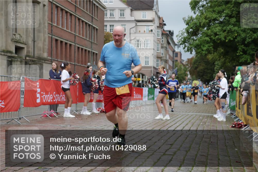 13.09.2026 - Kiel Lauf Yannick Fuchs http://msf.ph/oto/10429088 13.09.2026 11:09:38 Ziel 2992, 5528, 7111, 10423, 607, 1934, 2784, 3752, 6028, 7310, 7681, 8637, 8922, 8933, 8979, 9112, 9995, 10184, 10253, 10262, 10263, 10268, 11889, 12238, 12532, 508, 1074, 2337, 5843, 5867, 6908, 7683, 7826, 9967, 10352, 11208, 11428, 11429, 1569, 3022, 3752, 4526, 6028, 7681, 9112, 9752, 10813, 12238 meine-sportfotos.de