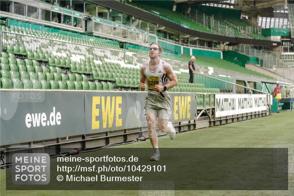 13.09.2026 - 21. swb-Marathon Bremen Michael Burmester http://msf.ph/oto/10429101 13.09.2026 10:20:15 Laufen im Stadion 10261, 10262, 10366, 10475, 10818, 10961, 10994, 11067, 11068, 11176, 11197, 11418, 11481, 11512, 11652, 11964, 12289, 12324, 12358, 12413, 12540, 13505, 13514, 13530, 13534, 13540, 13541, 13550, 13558, 13560, 13581, 13583, 13588, 13590, 13599, 13601, 13605, 13610, 13618, 13619, 13622, 13633, 13637, 10597, 12272, 13501, 13510, 13515, 13517, 13522, 13542, 13547, 13561, 13567, 13579, 13623, 13635 meine-sportfotos.de