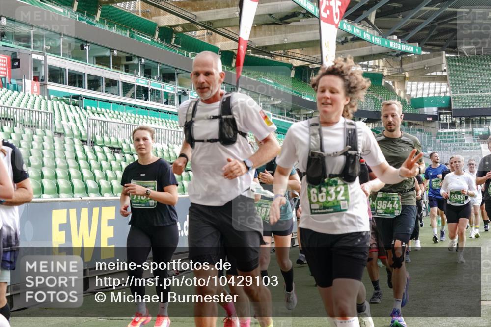 13.09.2026 - 21. swb-Marathon Bremen Michael Burmester http://msf.ph/oto/10429103 13.09.2026 13:26:50 Laufen im Stadion 186, 202, 357, 364, 390, 530, 543, 597, 645, 833, 966, 1077, 1283, 1410, 1412, 1443, 1459, 1473, 1487, 1530, 1608, 1618, 1700, 1744, 1769, 1828, 1953, 1961, 2058, 2273, 2298, 2308, 2309, 2382, 2384, 2388, 2404, 2428, 2507, 2508, 2542, 2558, 2576, 2582, 2592, 2656, 2675, 2725, 2748, 2762, 2817, 2875, 2876, 2923, 2965, 2970, 2981, 3045, 3047, 3050, 3062, 3073, 3084, 3097, 3172, 3184, 3219, 3359, 3433, 3540, 3592, 3629, 3756, 3907, 3978 meine-sportfotos.de