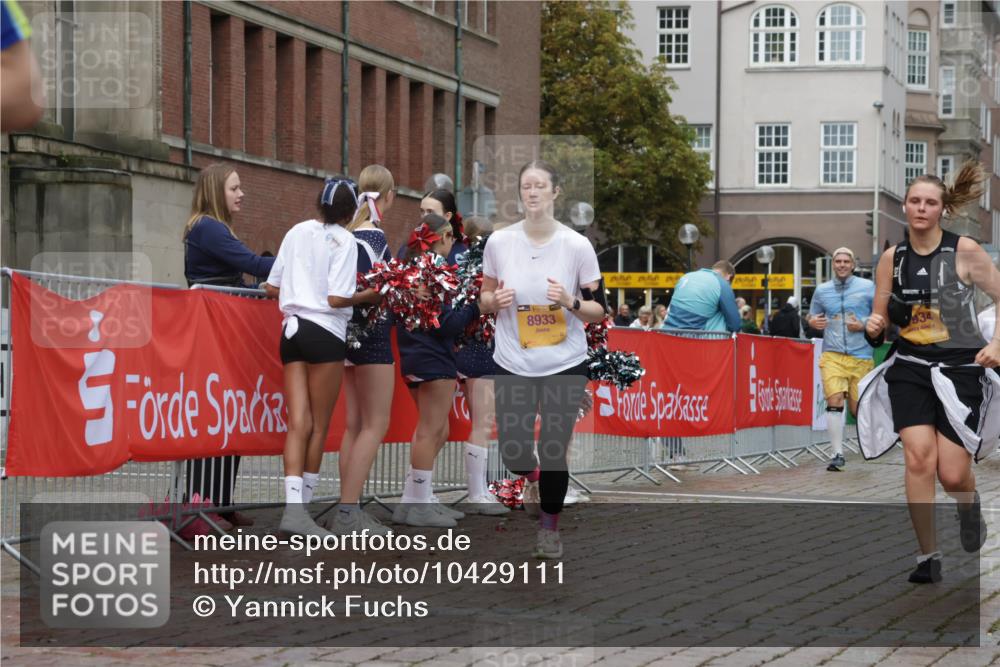 13.09.2026 - Kiel Lauf Yannick Fuchs http://msf.ph/oto/10429111 13.09.2026 11:09:43 Ziel 508, 1074, 2992, 5528, 5843, 5867, 7111, 7683, 10352, 10423, 11208, 607, 1934, 2784, 7310, 8637, 8922, 8933, 8979, 9995, 10184, 10253, 10262, 10263, 10268, 11889, 12532, 2337, 6908, 7826, 9665, 9967, 11013, 11428, 11429, 11884, 1569, 3022, 3752, 6028, 7681, 9112, 9995, 12238, 12532 meine-sportfotos.de