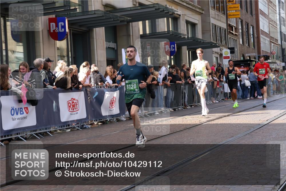 13.09.2026 - 21. swb-Marathon Bremen Strokosch-Dieckow http://msf.ph/oto/10429112 13.09.2026 13:08:51 Ziel 1241, 1925, 2287, 2291, 2909, 4384, 4895, 4898, 5383, 5636, 7262, 8120, 8830, 9866, 9904, 10044, 715, 3110, 3276, 3330, 4033, 4888, 5377, 5517, 5696, 6842, 6906, 7064, 7121, 8555, 9084, 9240, 9411, 9702, 9867, 9906, 9911 meine-sportfotos.de