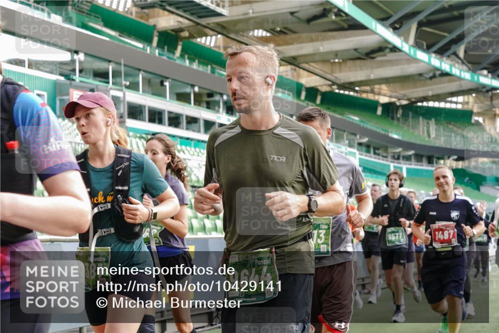 13.09.2026 - 21. swb-Marathon Bremen Michael Burmester http://msf.ph/oto/10429141 13.09.2026 13:26:52 Laufen im Stadion 186, 202, 357, 364, 390, 530, 543, 597, 645, 833, 966, 1077, 1283, 1410, 1412, 1443, 1459, 1473, 1487, 1530, 1608, 1618, 1700, 1744, 1769, 1828, 1953, 1961, 2058, 2273, 2298, 2308, 2309, 2382, 2384, 2388, 2404, 2428, 2507, 2508, 2542, 2558, 2576, 2582, 2592, 2656, 2675, 2725, 2748, 2762, 2817, 2875, 2876, 2923, 2965, 2970, 3045, 3047, 3050, 3062, 3073, 3084, 3097, 3172, 3184, 3219, 3359, 3433, 3540, 3592, 3629, 3756, 3885, 3907, 3978 meine-sportfotos.de