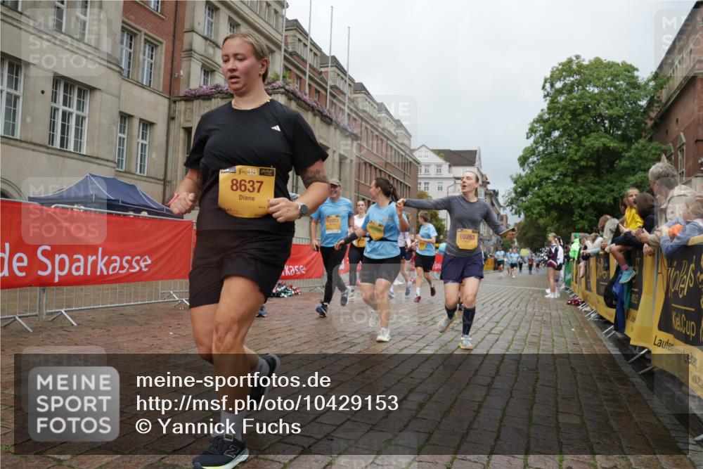 13.09.2026 - Kiel Lauf Yannick Fuchs http://msf.ph/oto/10429153 13.09.2026 11:09:53 Ziel 508, 1074, 2337, 5843, 5867, 6908, 7683, 7826, 9967, 10352, 11208, 11428, 11429, 607, 2784, 2992, 5528, 7111, 7310, 8637, 8922, 8979, 10184, 10253, 10262, 10263, 10268, 10423, 11889, 585, 1937, 3086, 3227, 4063, 5371, 9102, 9168, 9254, 9665, 10154, 11013, 11884, 12008, 12016, 1934, 8637, 8933, 10184, 10253, 10262, 10263, 10268 meine-sportfotos.de