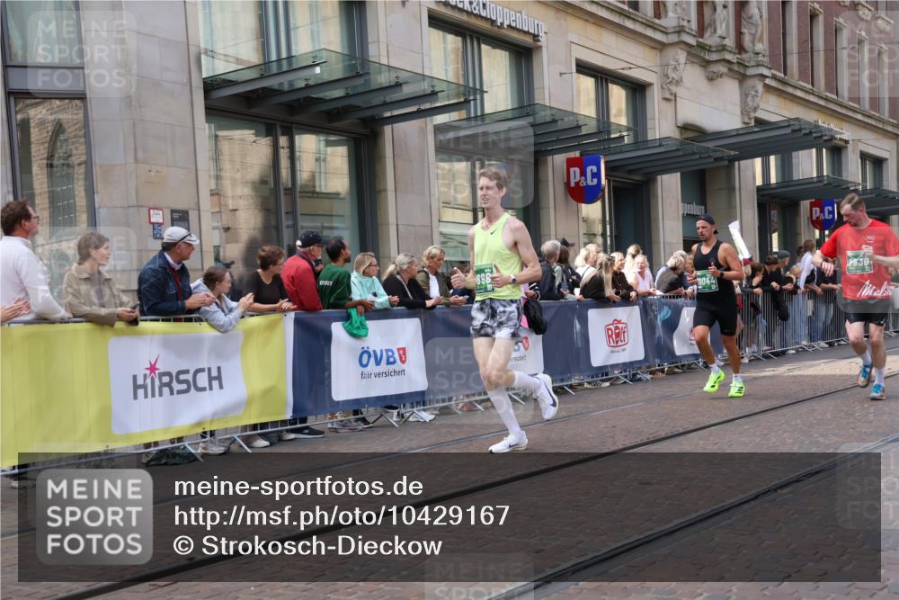 13.09.2026 - 21. swb-Marathon Bremen Strokosch-Dieckow http://msf.ph/oto/10429167 13.09.2026 13:08:54 Ziel 1034, 1241, 2287, 2291, 2909, 3197, 4384, 4895, 4898, 5383, 5636, 7262, 8120, 8759, 8830, 9789, 9866, 9904, 10044, 715, 1925, 3110, 3276, 3330, 4033, 5377, 5517, 5636, 5696, 6842, 6906, 7064, 7121, 8555, 9240, 9411, 9702, 9867, 9906, 9911 meine-sportfotos.de