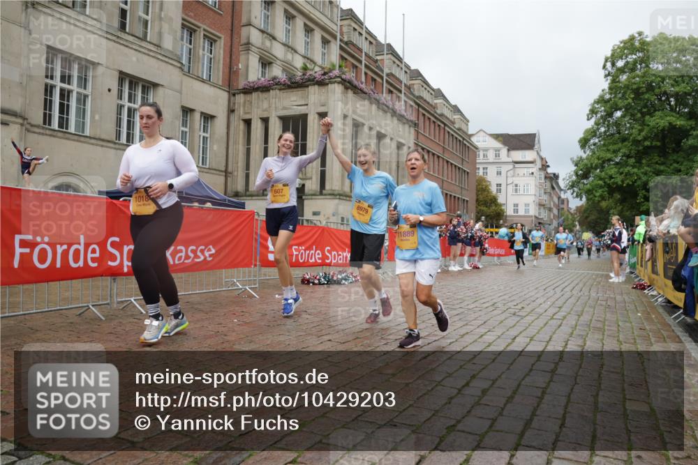 13.09.2026 - Kiel Lauf Yannick Fuchs http://msf.ph/oto/10429203 13.09.2026 11:09:55 Ziel 508, 1074, 2337, 5843, 5867, 6908, 7683, 7826, 9665, 9967, 10352, 11013, 11208, 11428, 11429, 607, 2784, 2992, 5528, 5867, 7111, 7310, 7683, 8922, 8979, 10184, 10253, 10262, 10263, 10268, 10352, 10423, 11208, 11889, 585, 1937, 3086, 3227, 4063, 5371, 9102, 9168, 9254, 10154, 11884, 12008, 12016, 12698, 607, 8637, 8933, 8979, 10184, 10253, 10262, 10263, 10268, 11889 meine-sportfotos.de