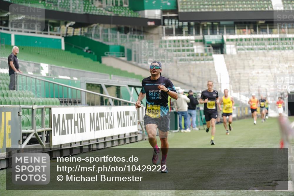 13.09.2026 - 21. swb-Marathon Bremen Michael Burmester http://msf.ph/oto/10429222 13.09.2026 10:20:34 Laufen im Stadion 10261, 10262, 10366, 10475, 10818, 10961, 10994, 11067, 11068, 11142, 11176, 11197, 11418, 11481, 11512, 11964, 12289, 12324, 12358, 12413, 12513, 12540, 13505, 13514, 13530, 13540, 13541, 13548, 13558, 13560, 13575, 13583, 13588, 13590, 13601, 13605, 13610, 13619, 13633, 13637, 10597, 12272, 12458, 13501, 13504, 13510, 13515, 13517, 13522, 13542, 13547, 13561, 13567, 13579, 13623, 13635 meine-sportfotos.de