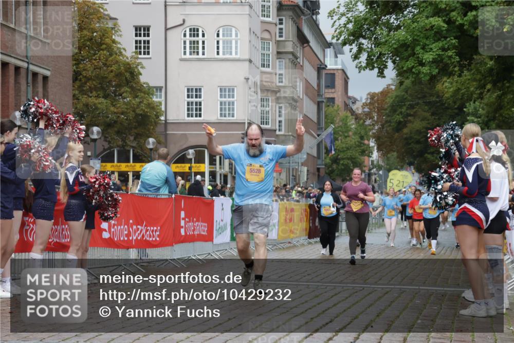 13.09.2026 - Kiel Lauf Yannick Fuchs http://msf.ph/oto/10429232 13.09.2026 11:10:02 Ziel 2337, 3227, 4063, 6908, 9168, 9665, 9967, 10154, 11013, 11428, 11429, 11884, 508, 1074, 2784, 2992, 5528, 5843, 5867, 7111, 7310, 7683, 7826, 10352, 10423, 11208, 11428, 11429, 585, 1937, 2630, 3086, 5371, 9102, 9254, 12008, 12016, 12178, 12698, 607, 2784, 7310, 8922, 8979, 10184, 10253, 10262, 10263, 10268, 11889 meine-sportfotos.de