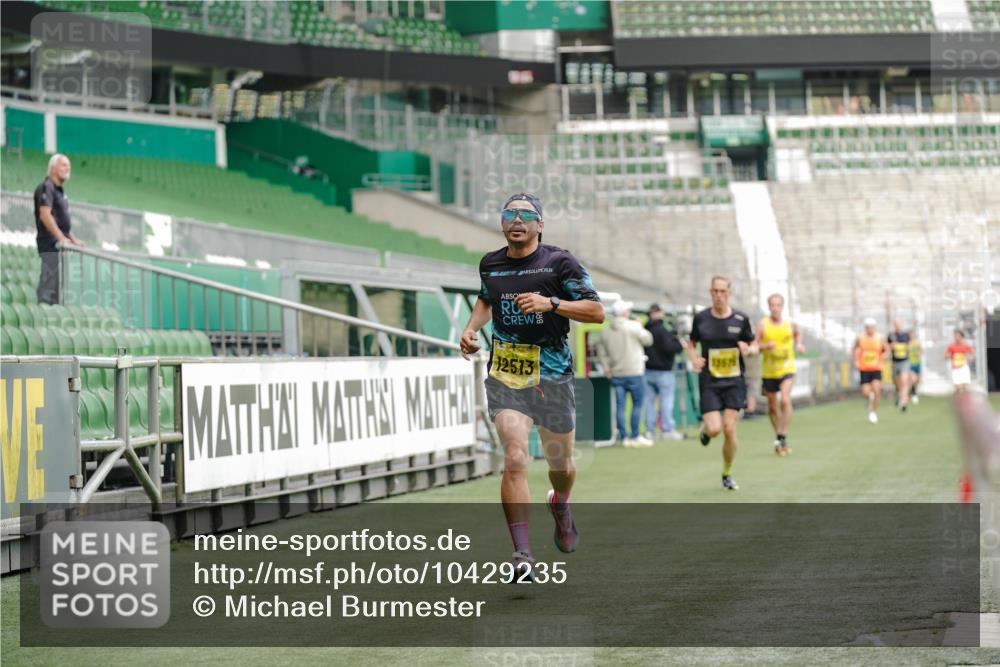 13.09.2026 - 21. swb-Marathon Bremen Michael Burmester http://msf.ph/oto/10429235 13.09.2026 10:20:35 Laufen im Stadion 10261, 10262, 10366, 10475, 10818, 10961, 10994, 11067, 11068, 11142, 11176, 11197, 11418, 11481, 11512, 11964, 12289, 12324, 12358, 12413, 12513, 12540, 13505, 13514, 13530, 13540, 13541, 13548, 13558, 13560, 13575, 13583, 13588, 13590, 13601, 13605, 13610, 13619, 13633, 13637, 10597, 12272, 12458, 13501, 13504, 13510, 13515, 13517, 13522, 13542, 13547, 13561, 13567, 13579, 13623, 13635 meine-sportfotos.de