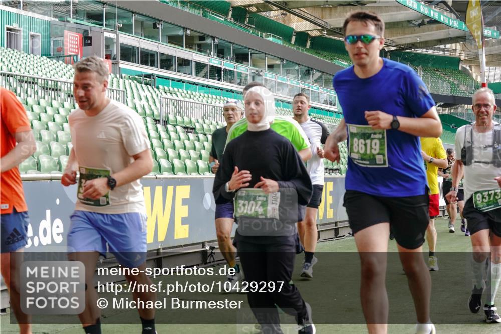 13.09.2026 - 21. swb-Marathon Bremen Michael Burmester http://msf.ph/oto/10429297 13.09.2026 13:26:59 Laufen im Stadion 186, 202, 357, 364, 390, 530, 597, 645, 726, 833, 1077, 1283, 1412, 1443, 1459, 1473, 1487, 1530, 1608, 1618, 1700, 1744, 1769, 1828, 1961, 2058, 2236, 2273, 2298, 2308, 2309, 2382, 2384, 2388, 2404, 2428, 2507, 2508, 2542, 2558, 2576, 2582, 2592, 2656, 2675, 2725, 2748, 2762, 2817, 2875, 2876, 2923, 2965, 2970, 3045, 3047, 3050, 3062, 3073, 3084, 3097, 3172, 3184, 3219, 3359, 3433, 3540, 3592, 3629, 3756, 3885, 3907, 3978, 4660 meine-sportfotos.de