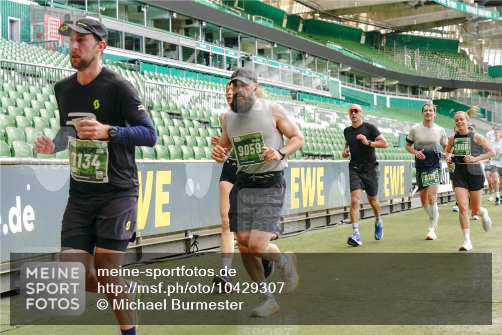 13.09.2026 - 21. swb-Marathon Bremen Michael Burmester http://msf.ph/oto/10429307 13.09.2026 13:03:15 Laufen im Stadion 150, 209, 210, 488, 596, 722, 725, 762, 881, 936, 940, 946, 1014, 1163, 1250, 1343, 1458, 1460, 1479, 1611, 1649, 1771, 2223, 2276, 2292, 2345, 2364, 2378, 2421, 2434, 2513, 2625, 2666, 2668, 2779, 2851, 2900, 2934, 2977, 2987, 3013, 3044, 3114, 3135, 3163, 3164, 3187, 3248, 3258, 3294, 3334, 3360, 3392, 3402, 3454, 3460, 3496, 3510, 3527, 3576, 3579, 3585, 3597, 3603, 3618, 3721, 3846, 3852, 3859, 3893, 3938, 3970, 3983, 4000, 4077, 4133, 4506, 4558 meine-sportfotos.de