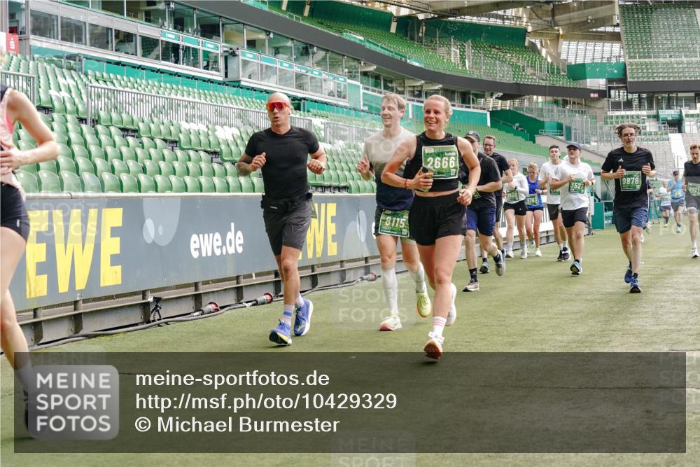 13.09.2026 - 21. swb-Marathon Bremen Michael Burmester http://msf.ph/oto/10429329 13.09.2026 13:03:16 Laufen im Stadion 150, 209, 210, 488, 596, 722, 725, 762, 881, 936, 940, 1014, 1163, 1250, 1343, 1458, 1460, 1479, 1611, 1649, 1653, 1771, 2223, 2276, 2292, 2345, 2364, 2378, 2421, 2434, 2513, 2625, 2666, 2668, 2779, 2851, 2900, 2934, 2977, 2987, 3013, 3044, 3114, 3135, 3163, 3164, 3187, 3248, 3258, 3294, 3334, 3360, 3392, 3402, 3454, 3460, 3496, 3510, 3527, 3576, 3579, 3585, 3597, 3603, 3618, 3721, 3846, 3852, 3859, 3893, 3938, 3970, 3983, 4000, 4077, 4133, 4506, 4558 meine-sportfotos.de