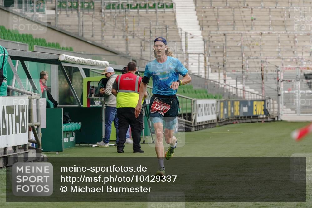 13.09.2026 - 21. swb-Marathon Bremen Michael Burmester http://msf.ph/oto/10429337 13.09.2026 12:04:09 Laufen im Stadion 207, 626, 1231, 1956 meine-sportfotos.de