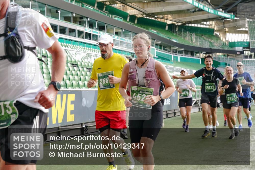 13.09.2026 - 21. swb-Marathon Bremen Michael Burmester http://msf.ph/oto/10429347 13.09.2026 13:27:02 Laufen im Stadion 186, 202, 357, 364, 390, 530, 597, 645, 726, 833, 888, 1077, 1283, 1412, 1443, 1473, 1487, 1530, 1608, 1618, 1700, 1744, 1769, 1828, 1961, 1984, 2236, 2273, 2298, 2309, 2382, 2384, 2388, 2404, 2428, 2507, 2508, 2542, 2558, 2576, 2582, 2592, 2656, 2675, 2725, 2748, 2817, 2875, 2876, 2923, 2965, 2970, 3045, 3047, 3050, 3062, 3073, 3084, 3097, 3172, 3184, 3219, 3359, 3433, 3540, 3592, 3629, 3756, 3885, 3907, 3978, 4457, 4660 meine-sportfotos.de