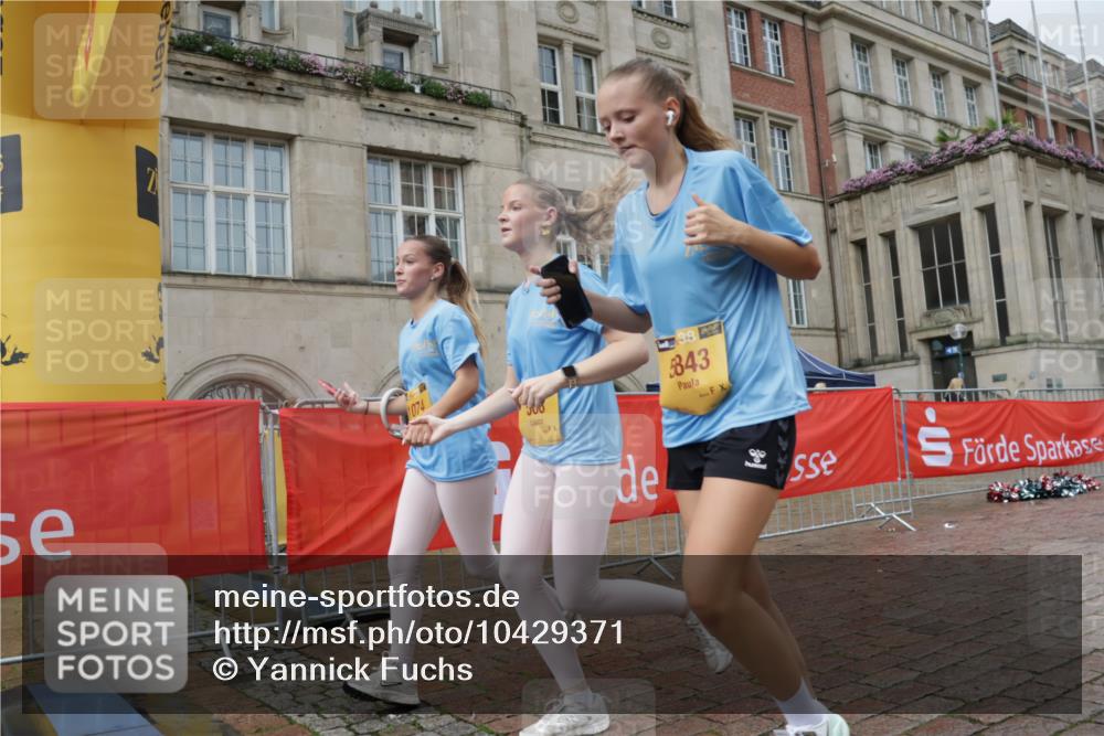 13.09.2026 - Kiel Lauf Yannick Fuchs http://msf.ph/oto/10429371 13.09.2026 11:10:21 Ziel 1937, 2630, 9102, 10704, 11060, 12178, 12698, 508, 585, 1074, 2337, 3086, 3227, 4063, 5371, 5843, 6908, 7826, 9168, 9254, 9665, 9967, 10154, 11013, 11428, 11429, 11884, 12008, 12016, 586, 678, 1334, 2134, 2175, 2176, 2177, 3245, 3716, 6476, 9206, 9406, 9916, 10090, 10101, 10550, 11576, 508, 1074, 2992, 5843, 5867, 7683, 7826, 10352, 10423, 11208 meine-sportfotos.de