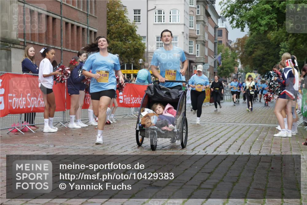 13.09.2026 - Kiel Lauf Yannick Fuchs http://msf.ph/oto/10429383 13.09.2026 11:10:23 Ziel 678, 2630, 9102, 10704, 11060, 12178, 12698, 585, 1937, 2337, 3086, 3227, 4063, 5371, 6908, 7826, 9102, 9168, 9254, 9665, 9967, 10154, 11013, 11428, 11429, 11884, 12008, 12016, 586, 1334, 2134, 2175, 2176, 2177, 3245, 3716, 6476, 9206, 9406, 9916, 10090, 10101, 10550, 11576, 508, 1074, 2992, 5843, 5867, 7683, 7826, 10352, 11208 meine-sportfotos.de