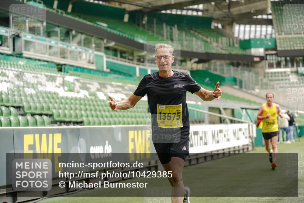 13.09.2026 - 21. swb-Marathon Bremen Michael Burmester http://msf.ph/oto/10429385 13.09.2026 10:20:41 Laufen im Stadion 10244, 10261, 10262, 10366, 10475, 10818, 10961, 10994, 11067, 11068, 11142, 11176, 11197, 11418, 11512, 11964, 12289, 12324, 12358, 12413, 12456, 12513, 12540, 13505, 13514, 13530, 13540, 13541, 13548, 13558, 13560, 13575, 13583, 13588, 13590, 13601, 13605, 13606, 13610, 13619, 13633, 13637, 10597, 12272, 12458, 13501, 13504, 13510, 13515, 13517, 13522, 13542, 13547, 13561, 13567, 13579, 13623, 13635 meine-sportfotos.de