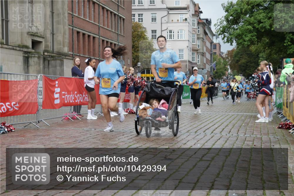 13.09.2026 - Kiel Lauf Yannick Fuchs http://msf.ph/oto/10429394 13.09.2026 11:10:24 Ziel 678, 2630, 10704, 11060, 11576, 12178, 12698, 585, 1937, 2337, 3086, 3227, 4063, 5371, 6908, 7826, 9102, 9168, 9254, 9665, 9967, 10154, 11013, 11428, 11429, 11884, 12008, 12016, 586, 1334, 2134, 2175, 2176, 2177, 3245, 3716, 6476, 9206, 9406, 9916, 10090, 10101, 10550, 508, 1074, 2992, 5843, 5867, 7683, 7826, 10352, 11208, 11428, 11429 meine-sportfotos.de