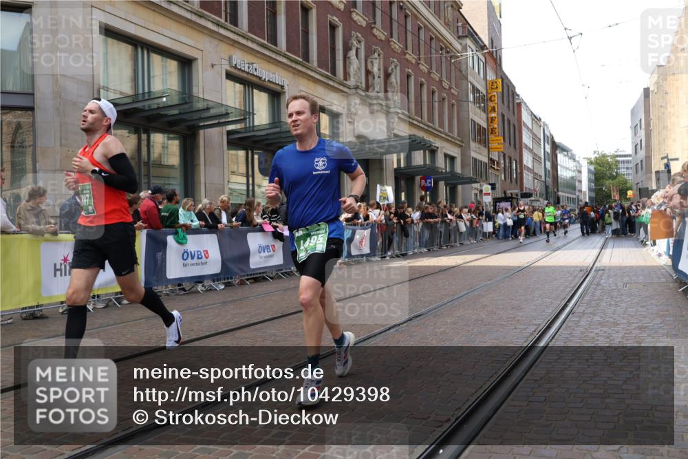 13.09.2026 - 21. swb-Marathon Bremen Strokosch-Dieckow http://msf.ph/oto/10429398 13.09.2026 13:09:08 Ziel 1034, 1241, 3197, 4473, 4895, 5111, 6652, 8759, 9789, 9866, 9904, 1925, 2287, 2291, 2909, 3330, 4384, 4898, 5383, 5517, 5636, 5696, 6906, 7262, 8120, 8830, 9867, 9906, 9911, 10044 meine-sportfotos.de