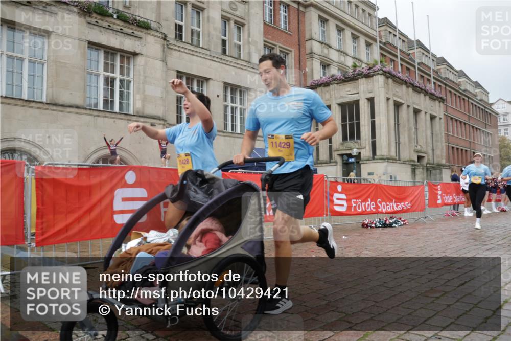 13.09.2026 - Kiel Lauf Yannick Fuchs http://msf.ph/oto/10429421 13.09.2026 11:10:27 Ziel 678, 2630, 3245, 6476, 10704, 11060, 11576, 585, 1937, 2337, 3086, 3227, 4063, 5371, 6908, 9102, 9168, 9254, 9665, 9967, 10154, 11013, 11428, 11429, 11884, 12008, 12016, 12178, 12698, 586, 1334, 2134, 2175, 2176, 2177, 3716, 6409, 8491, 9206, 9406, 9916, 10090, 10101, 10550, 508, 1074, 5843, 5867, 6908, 7683, 7826, 9967, 10352, 11208, 11428, 11429 meine-sportfotos.de
