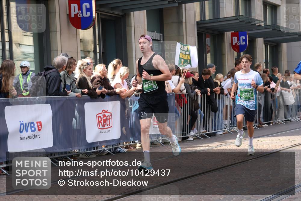 13.09.2026 - 21. swb-Marathon Bremen Strokosch-Dieckow http://msf.ph/oto/10429437 13.09.2026 13:09:13 Ziel 195, 1034, 3197, 4473, 4782, 4895, 5111, 6652, 8759, 9789, 9866, 1241, 1925, 2287, 2291, 2909, 4384, 4898, 5383, 5517, 5636, 5696, 6906, 7262, 8120, 8830, 9904, 9911, 10044 meine-sportfotos.de