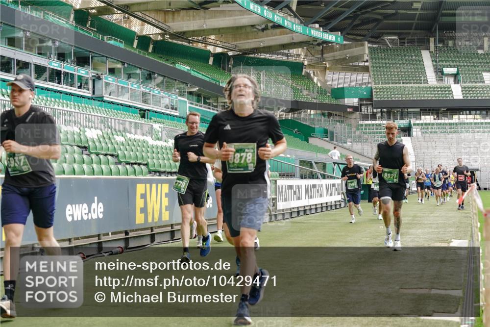 13.09.2026 - 21. swb-Marathon Bremen Michael Burmester http://msf.ph/oto/10429471 13.09.2026 13:03:19 Laufen im Stadion 150, 209, 210, 488, 596, 722, 725, 762, 881, 936, 940, 1014, 1163, 1250, 1343, 1458, 1460, 1479, 1611, 1649, 1653, 1771, 2223, 2276, 2292, 2345, 2364, 2378, 2421, 2434, 2513, 2625, 2666, 2668, 2779, 2851, 2891, 2900, 2934, 2977, 2987, 3013, 3044, 3114, 3135, 3163, 3164, 3187, 3248, 3258, 3294, 3334, 3360, 3392, 3402, 3454, 3460, 3496, 3510, 3527, 3576, 3579, 3585, 3597, 3603, 3618, 3721, 3846, 3852, 3859, 3893, 3938, 3970, 3983, 4000, 4077, 4133, 4506, 4558 meine-sportfotos.de