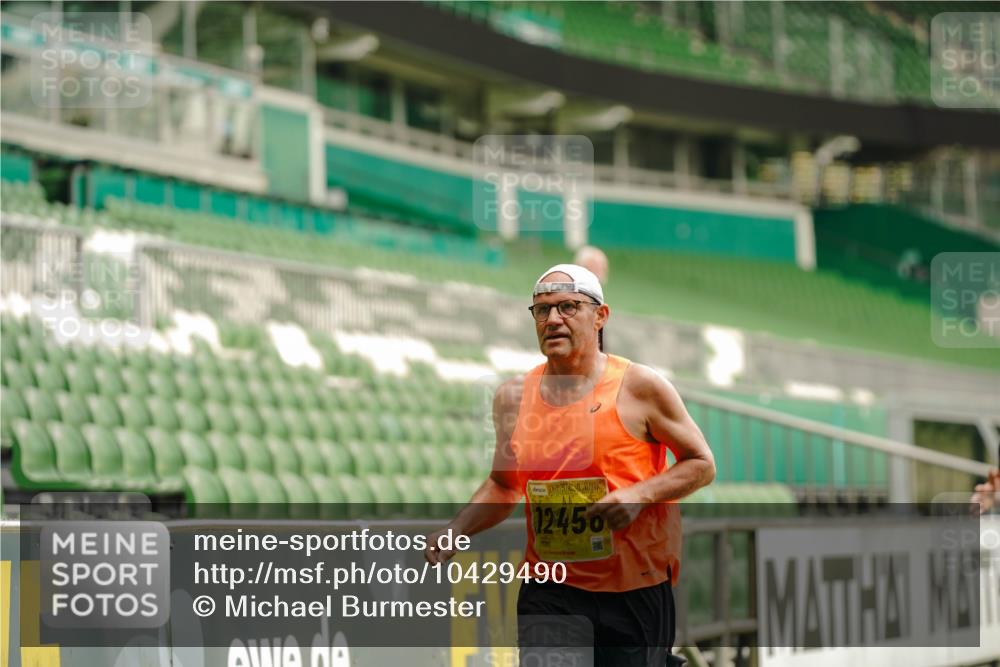 13.09.2026 - 21. swb-Marathon Bremen Michael Burmester http://msf.ph/oto/10429490 13.09.2026 10:20:49 Laufen im Stadion 10244, 10261, 10262, 10366, 10818, 10961, 10994, 11067, 11068, 11142, 11176, 11197, 11418, 11512, 11964, 12289, 12324, 12358, 12413, 12456, 12513, 12520, 12540, 13505, 13514, 13530, 13540, 13548, 13558, 13560, 13568, 13575, 13583, 13588, 13590, 13601, 13605, 13606, 13610, 13619, 13633, 13637, 10597, 12272, 12457, 12458, 13501, 13504, 13510, 13515, 13517, 13522, 13542, 13547, 13554, 13561, 13567, 13579, 13623, 13635 meine-sportfotos.de