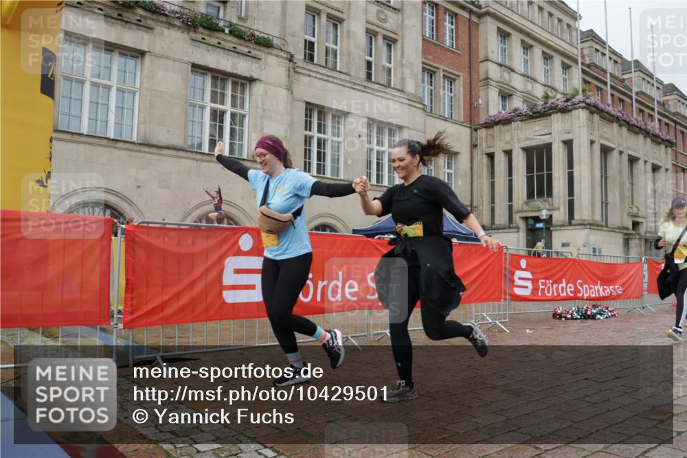 13.09.2026 - Kiel Lauf Yannick Fuchs http://msf.ph/oto/10429501 13.09.2026 11:10:33 Ziel 586, 678, 1334, 2134, 2175, 2176, 2177, 3245, 3716, 6476, 9206, 9406, 9916, 10101, 10704, 11060, 11576, 585, 1937, 2337, 2630, 3086, 3227, 4063, 5371, 9102, 9168, 9254, 9665, 10154, 11013, 11884, 12008, 12016, 12178, 12698, 1523, 5920, 6409, 6670, 8491, 10090, 10380, 10550, 11600, 2337, 6908, 9665, 9967, 11013, 11428, 11429 meine-sportfotos.de