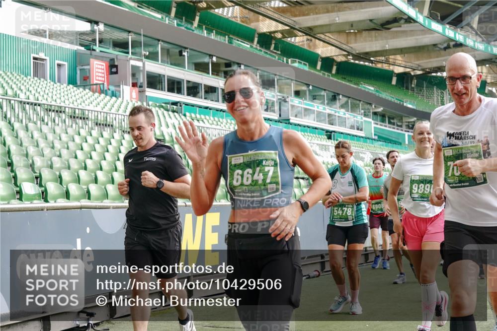 13.09.2026 - 21. swb-Marathon Bremen Michael Burmester http://msf.ph/oto/10429506 13.09.2026 13:27:08 Laufen im Stadion 186, 202, 357, 364, 390, 530, 597, 645, 726, 833, 888, 1077, 1283, 1412, 1473, 1487, 1530, 1608, 1618, 1700, 1744, 1769, 1828, 1961, 1984, 2236, 2273, 2309, 2382, 2384, 2388, 2404, 2428, 2502, 2507, 2508, 2542, 2558, 2576, 2582, 2592, 2656, 2675, 2725, 2748, 2817, 2875, 2876, 2923, 2965, 2970, 3045, 3047, 3050, 3062, 3073, 3084, 3097, 3172, 3184, 3219, 3359, 3433, 3540, 3592, 3629, 3756, 3885, 3907, 3978, 4457, 4660 meine-sportfotos.de