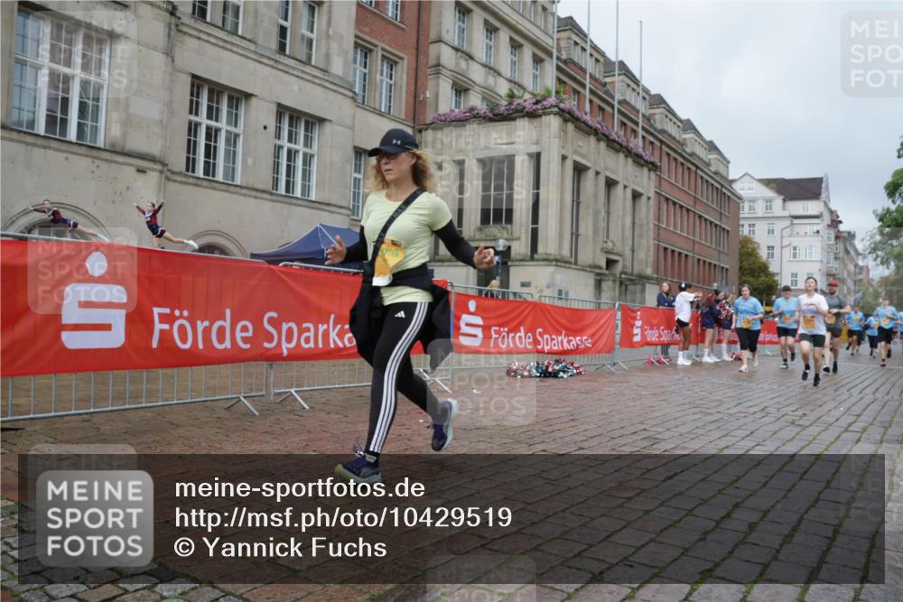 13.09.2026 - Kiel Lauf Yannick Fuchs http://msf.ph/oto/10429519 13.09.2026 11:10:34 Ziel 586, 678, 1334, 2134, 2175, 2176, 2177, 3245, 3716, 6476, 9206, 9406, 9916, 10101, 10704, 11060, 11576, 585, 1937, 2630, 3086, 3227, 4063, 5371, 9102, 9168, 9254, 9665, 10154, 11013, 11884, 12008, 12016, 12178, 12698, 1523, 5920, 6409, 6670, 7930, 8491, 10090, 10380, 10550, 11600, 2337, 6908, 9665, 9967, 11013, 11428, 11429, 11884 meine-sportfotos.de