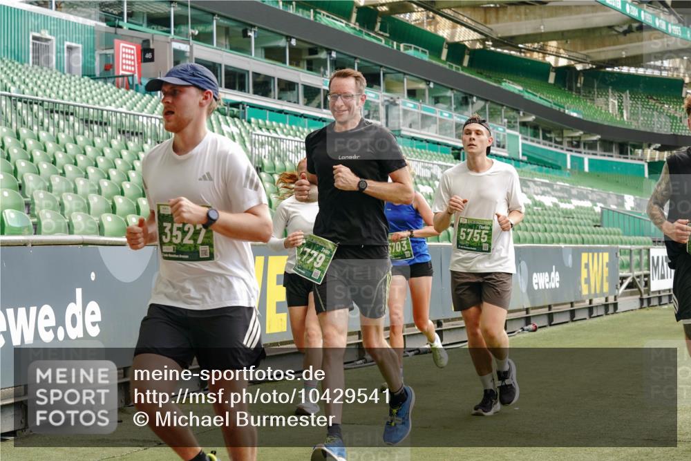 13.09.2026 - 21. swb-Marathon Bremen Michael Burmester http://msf.ph/oto/10429541 13.09.2026 13:03:21 Laufen im Stadion 150, 209, 210, 488, 596, 722, 725, 762, 881, 936, 940, 1014, 1163, 1250, 1343, 1458, 1460, 1479, 1611, 1649, 1653, 1771, 2223, 2276, 2292, 2345, 2364, 2378, 2421, 2434, 2513, 2625, 2666, 2668, 2779, 2851, 2891, 2900, 2934, 2977, 2987, 3013, 3044, 3114, 3135, 3163, 3164, 3187, 3248, 3258, 3294, 3334, 3360, 3392, 3402, 3454, 3460, 3496, 3510, 3527, 3576, 3579, 3585, 3597, 3603, 3618, 3721, 3846, 3852, 3859, 3893, 3938, 3970, 3983, 4000, 4077, 4133, 4506, 4558 meine-sportfotos.de