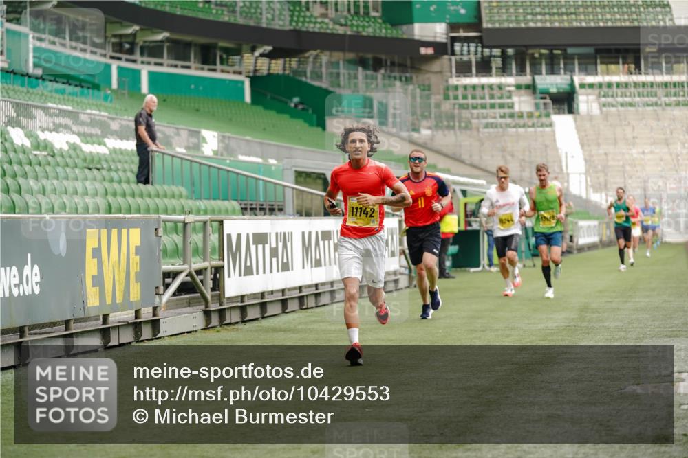 13.09.2026 - 21. swb-Marathon Bremen Michael Burmester http://msf.ph/oto/10429553 13.09.2026 10:20:53 Laufen im Stadion 10244, 10261, 10262, 10366, 10818, 10961, 10994, 11067, 11068, 11142, 11176, 11197, 11418, 11512, 11964, 12289, 12324, 12358, 12413, 12456, 12513, 12520, 12540, 13505, 13514, 13540, 13548, 13558, 13560, 13568, 13575, 13583, 13588, 13590, 13601, 13605, 13606, 13608, 13610, 13619, 13633, 13637, 10597, 12272, 12457, 12458, 13501, 13504, 13510, 13515, 13517, 13522, 13542, 13547, 13554, 13561, 13567, 13579, 13623, 13635 meine-sportfotos.de