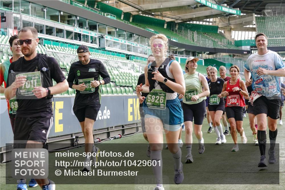 13.09.2026 - 21. swb-Marathon Bremen Michael Burmester http://msf.ph/oto/10429601 13.09.2026 13:27:12 Laufen im Stadion 186, 202, 357, 364, 390, 530, 597, 645, 726, 833, 888, 925, 1077, 1283, 1412, 1473, 1487, 1496, 1530, 1608, 1618, 1700, 1744, 1769, 1828, 1958, 1961, 1984, 2236, 2273, 2309, 2382, 2384, 2388, 2404, 2428, 2502, 2507, 2508, 2542, 2558, 2576, 2582, 2592, 2656, 2675, 2725, 2748, 2817, 2875, 2876, 2923, 2965, 2970, 3045, 3047, 3050, 3062, 3073, 3084, 3097, 3172, 3184, 3219, 3359, 3433, 3540, 3592, 3629, 3756, 3885, 3907, 3978, 4457, 4660 meine-sportfotos.de